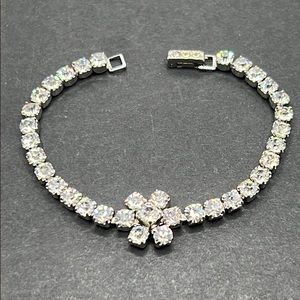 Vintage Kramer rhinestone flower bracelet